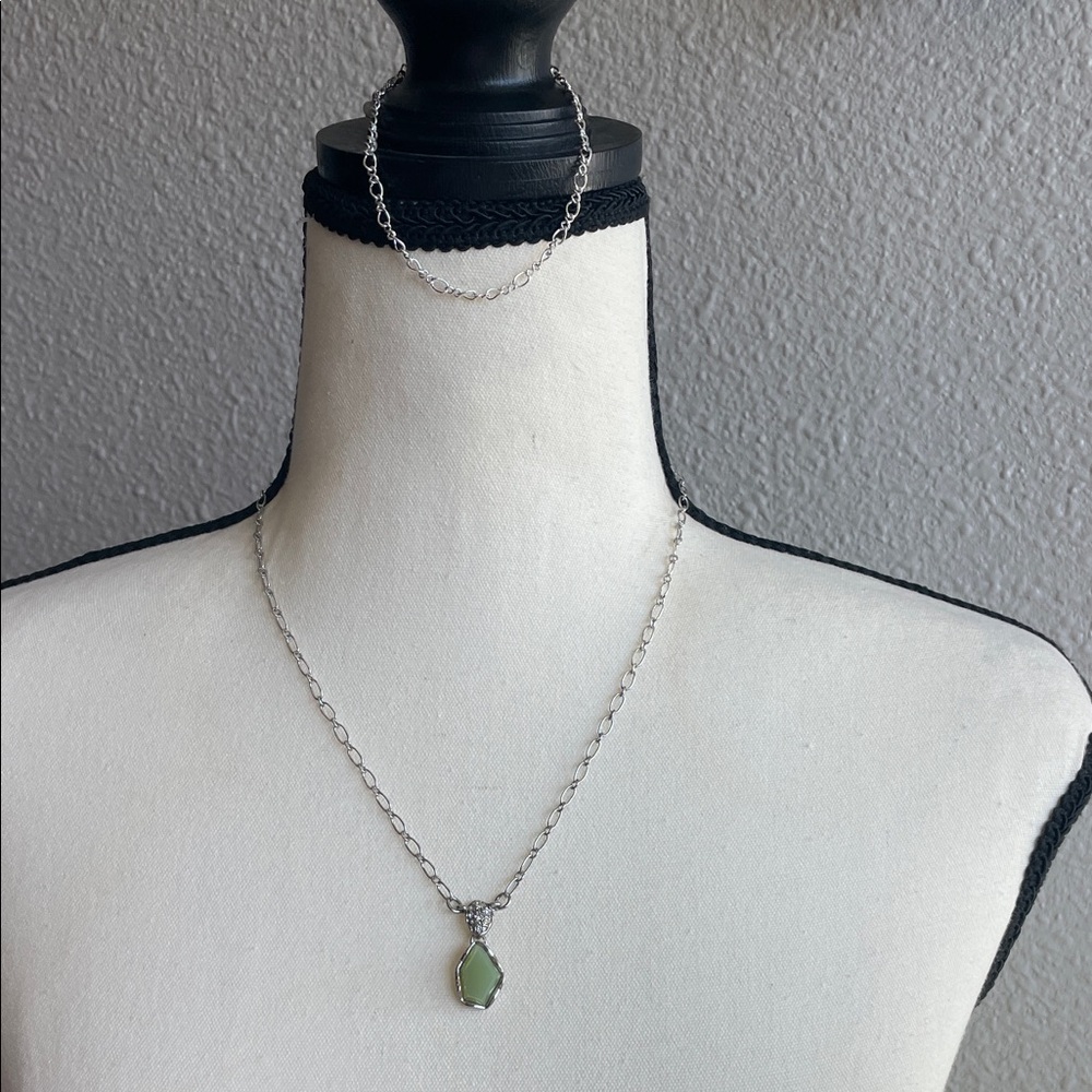 Elegant Silver Tone Necklace with Green Pendant & Bracelet